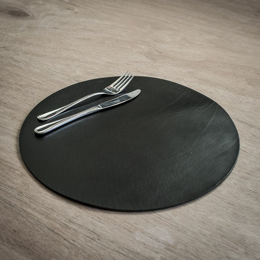 Dækkeserviet i Kernelæder