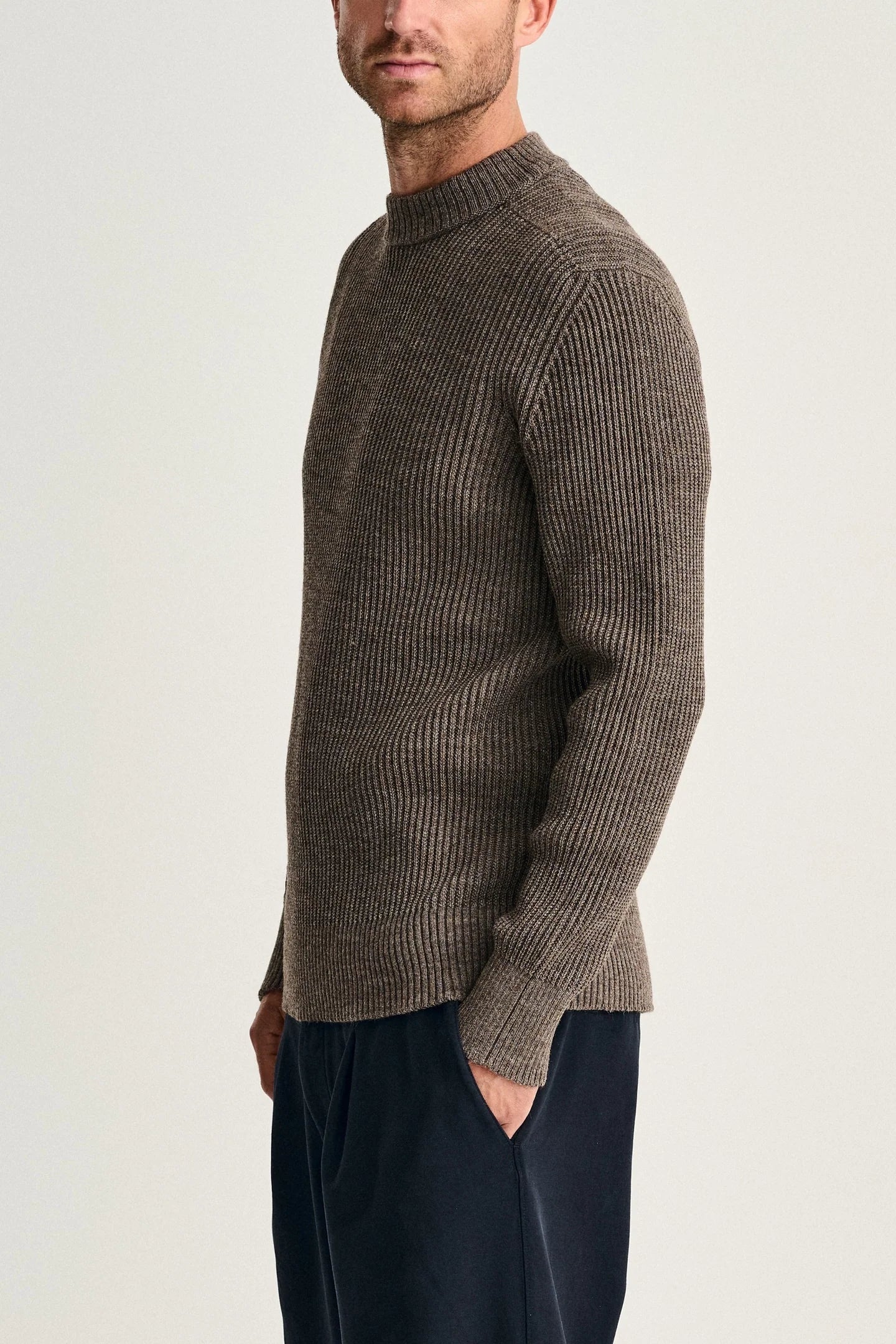 Fender | crewneck  | terra brown
