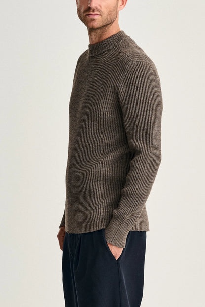 Fender | crewneck  | terra brown