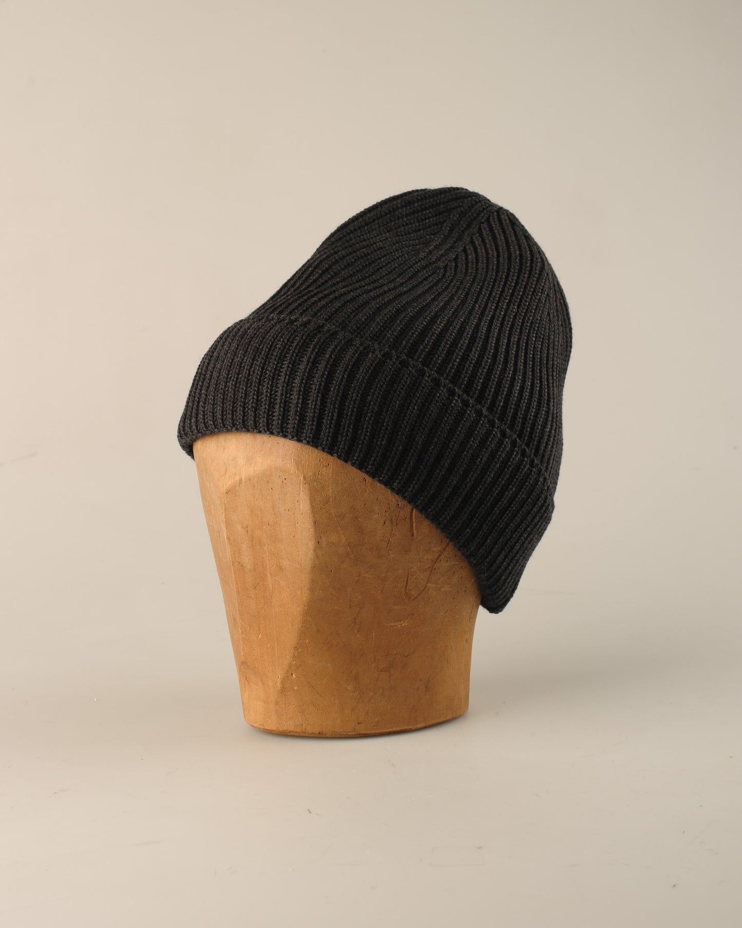 Mental hue | magnetite black