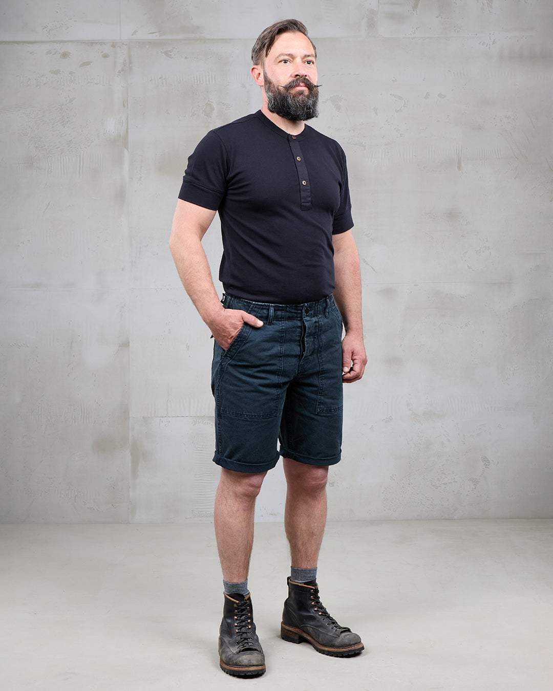 1962 OG-107 Short | grease black